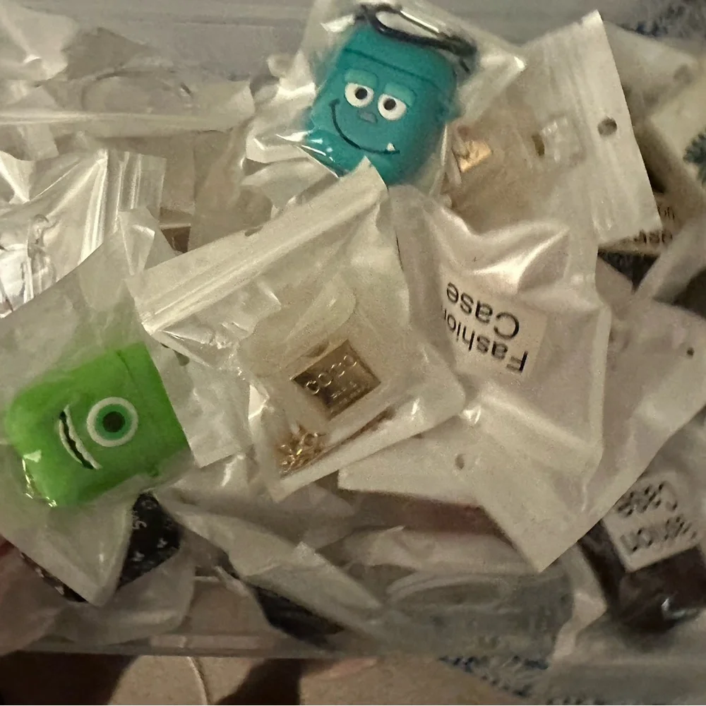 Mixed Accessories AirPods, Phone and phone stands Cases